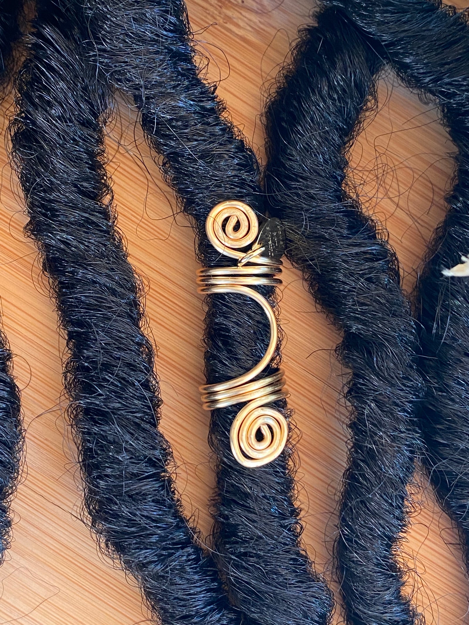 ROYAL HEIR Gold Curve Wire-Wrap Slim-Thick Loc Jewel