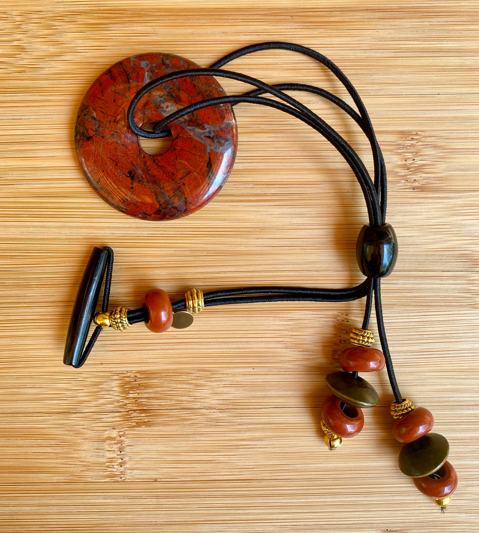 CHERRYWOOD Red Flame Poppy Jasper Loc Lasso