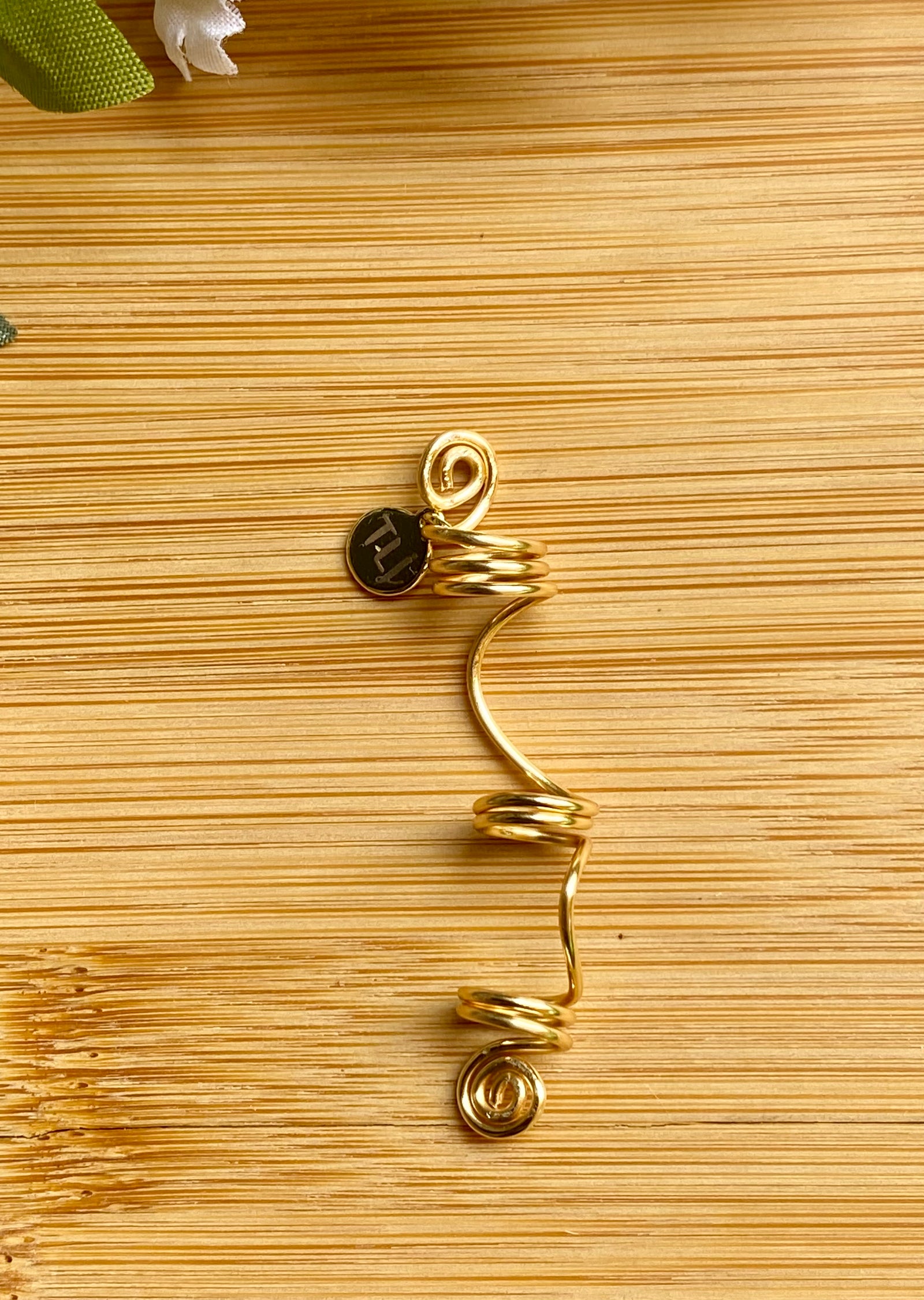 CHIVALROUS Curve Wire-Wrap Semi-Slimthick Loc Jewel