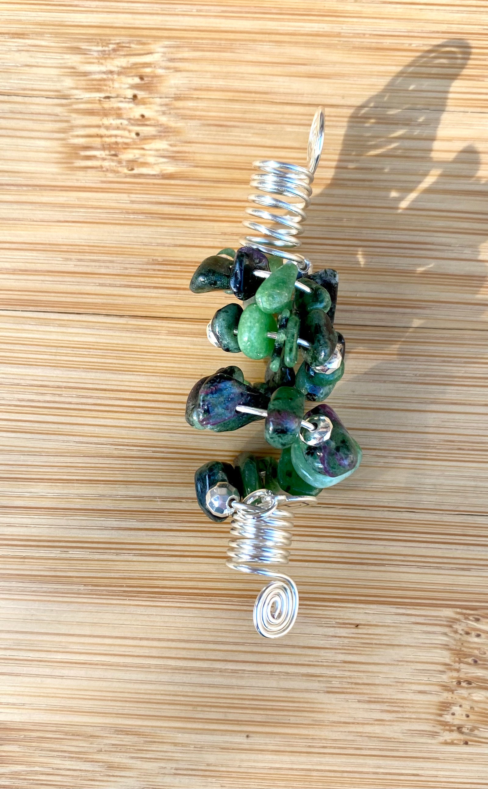 HUNTER GREEN ROSE Ruby Zoisite Chip Loc Jewel