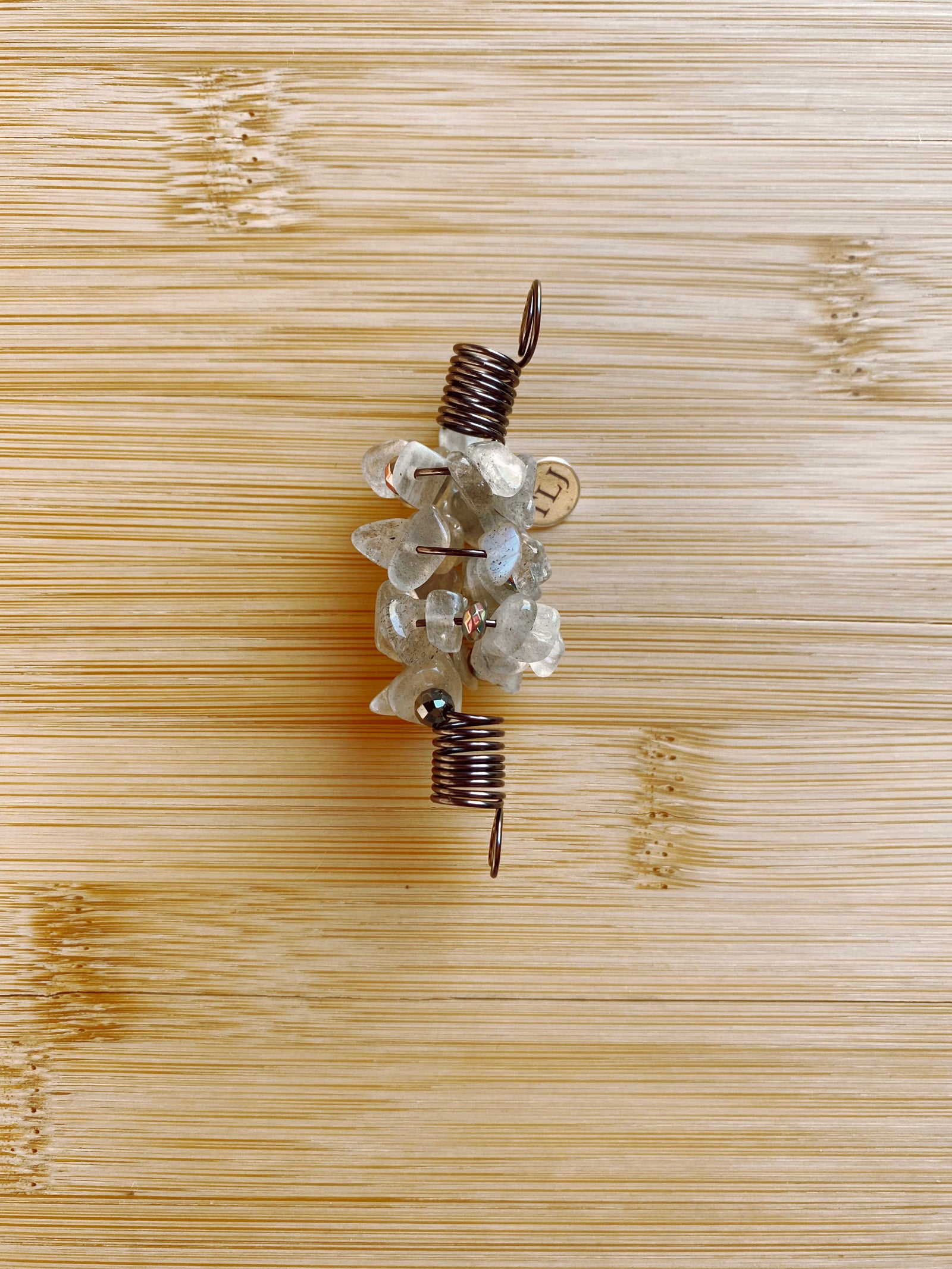 OYSTER GRAY LABRADORITE Chip Loc Jewel