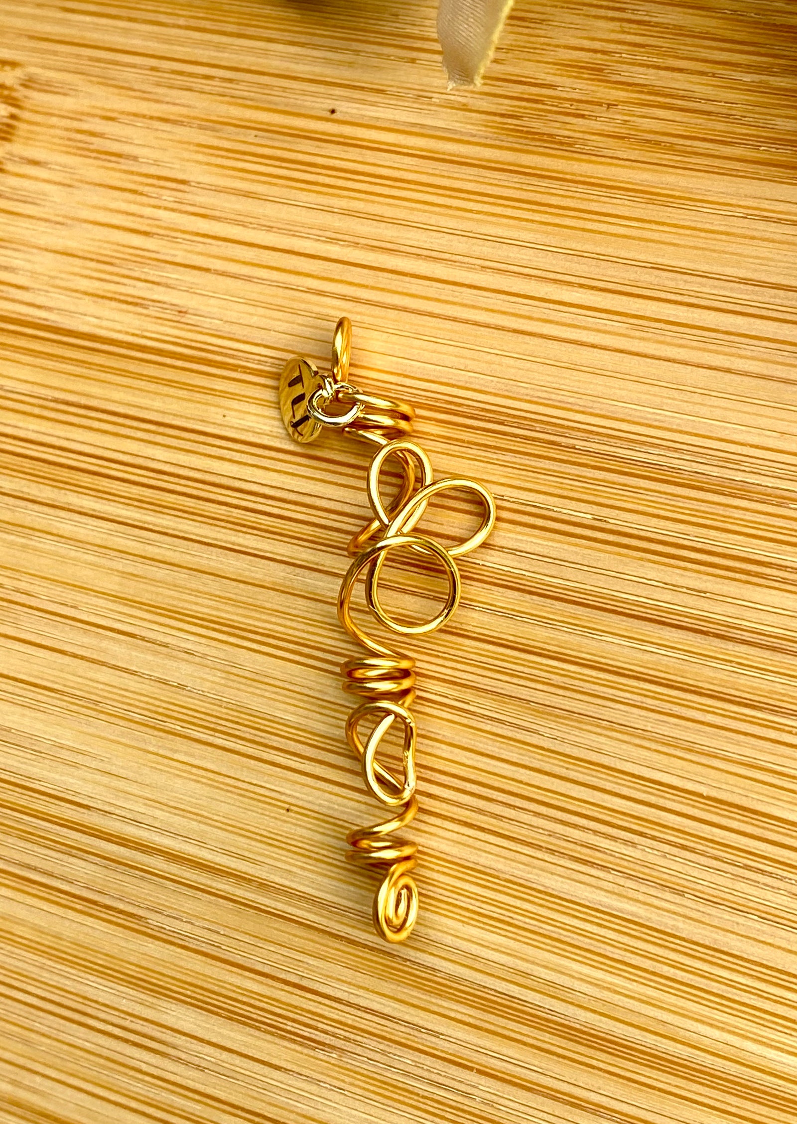 IN THE FIELD Flower Gold Wire-Wrap SISTERLOCK Jewel